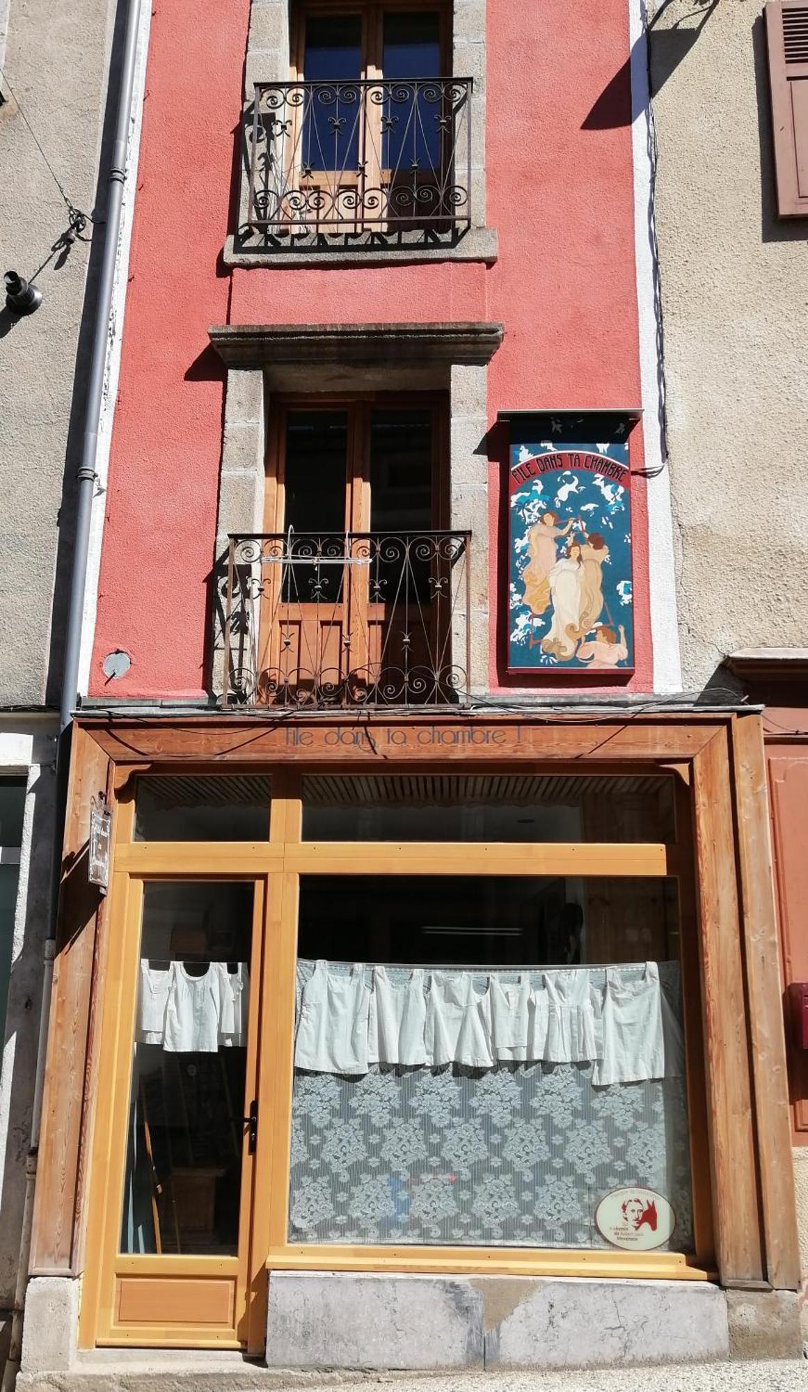 File Dans Ta Chambre ! Le Monastier sur Gazeille Номер фото
